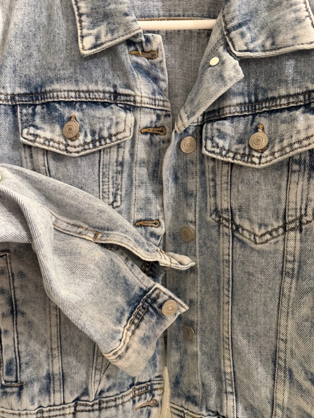 Free People Light Blue Washed Denim Jacket - Picture 4 of 7